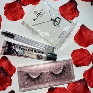 Mink lashes with lipgloss